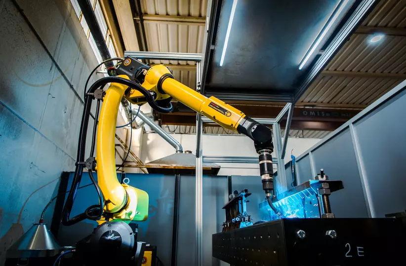 FANUC robotik kaynak hücresi